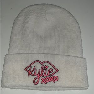 Custom White - Kylie beanie